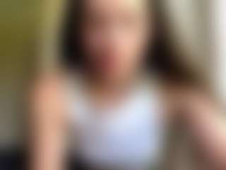 NellaTays's Live Sex Cam Show