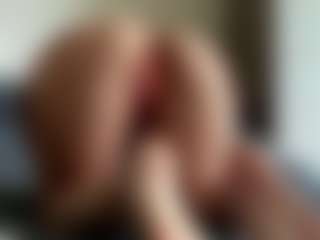 NellaTays's Live Sex Cam Show