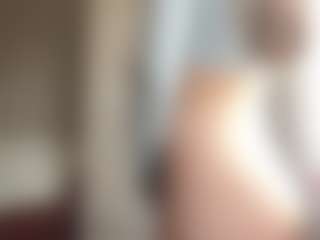NellaTays's Live Sex Cam Show