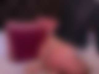 Live cam show with DeliaSmith - Middle Aged on Camsoda