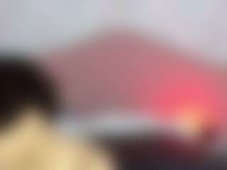 Live cam show with Matiwhottx - Average on Milfs Live