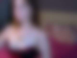 Live cam show with Violeta - Kisses on Camsoda