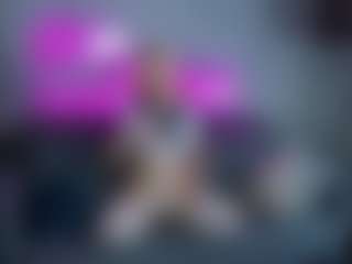 Live cam show with Violeta - Kisses on Dolls Live