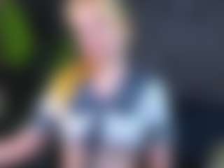 Live cam show with Violeta - Kisses on madthumbs