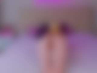 Live cam show with Violeta - Kisses on Camsoda
