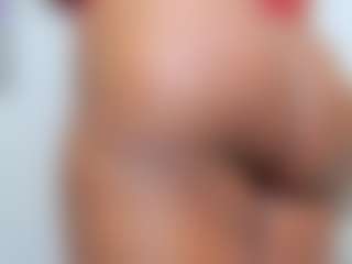 Live cam show with Arika-Brown - Public on Dolls Live