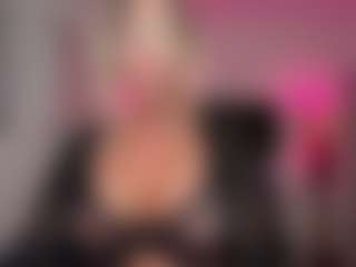 Live cam show with ChrisBimboVixen - Large Tits on camtv