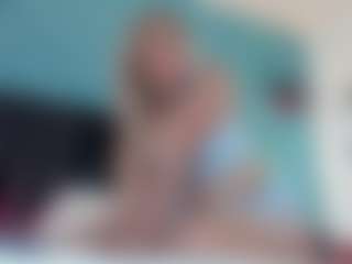 Live cam show with Giorgiina - Oral on SmokeAndPoke