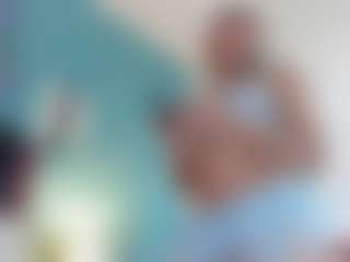 Live cam show with Giorgiina - Facial on Fling VIP Chat