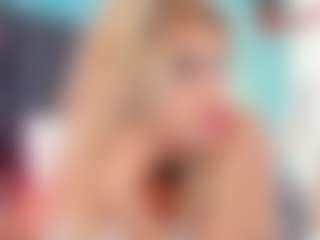 Live cam show with Giorgiina - Camel Toe on Camsoda