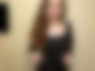 Live cam show with LaunaDraine - Average on AdultVida.com