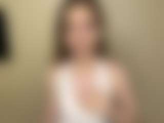 Live cam show with LaunaDraine - Gray Eyes on SquirtSoMuch