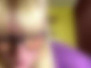 Live cam show with Lesly - Granny on Free Soda