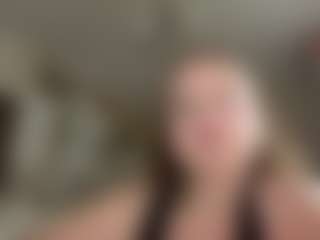 Live cam show with Annabelle - Hairy Pussy on liverealitysex.com
