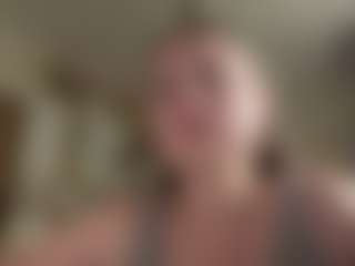 Live cam show with Annabelle - Shower on madthumbs