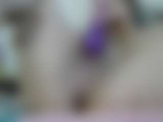 Live cam show with AmberHotWorsted - Hazel Eyes Brown Hair on Camsoda
