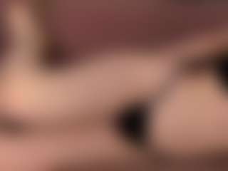 ari-kittyy's Live Sex Cam Show