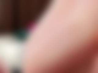 Live cam show with ari-kittyy - Small Ass on Gym Cam Girls