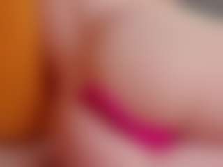 ari-kittyy's Live Sex Cam Show
