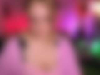 Live cam show with elyra-lir - Skinny on Camsoda