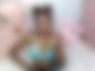 Live cam show with EmmaRoswel - Ebony Petite on CamwithHer