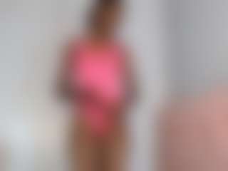 Live cam show with EmmaRoswel - Ebony on Milfs Live