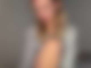 Live cam show with Oly - Green Eyes on Big Tits