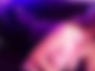 Live cam show with SiennaShinee - Granny on Latina Girls