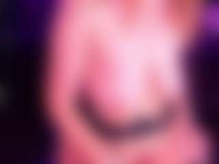 Live cam show with SiennaShinee - Granny on PervPlay.com