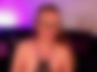 Live cam show with SiennaShinee - Granny on Camsoda