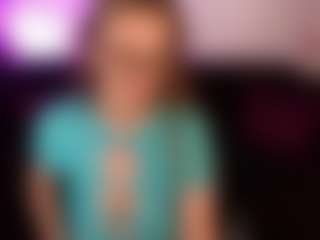 Live cam show with SiennaShinee - Granny on CamSodaAdn