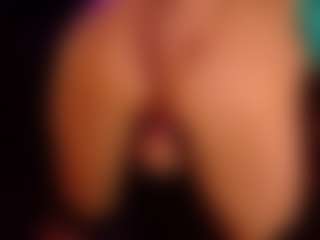 Live cam show with SiennaShinee - Granny on slutload