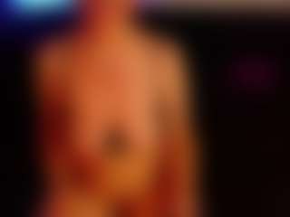 SiennaShinee MILF webcam performer live streaming