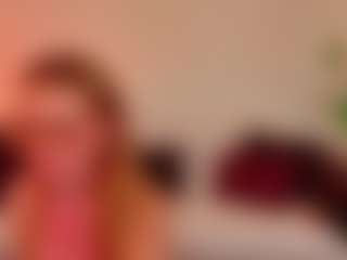 Live cam show with SiennaShinee - Striptease Granny on Camsoda