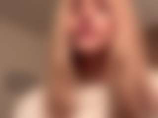 Live-Cam-Show mit SuzetteDillon - Ass Clapping auf Camsoda