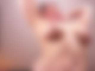 Live cam show with TraciKuhnel - Camel Toe on AdultVida.com