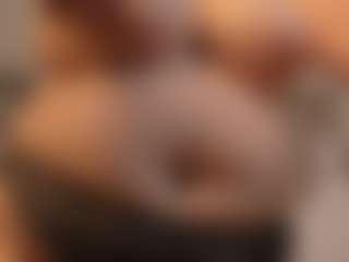 Live cam show with bella-fernand - Blue Eyes on Strip Flash - Live Sex Shows