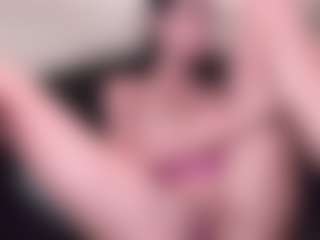 Live cam show with Honey-Drop - Bedroom Curvy on Camsoda