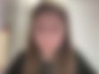 Live cam show with Mia - Facial on Camsoda