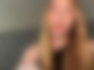 Live cam show with LaraeThurrell - Pov on xfollow cams