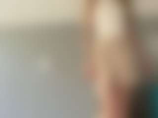 LaraeThurrell's Live Sex Cam Show