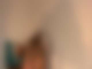 LaraeThurrell's Live Sex Cam Show