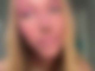 LaraeThurrell's Live Sex Cam Show
