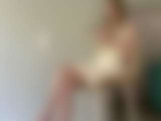 Live cam show with LaraeThurrell - Bikini on Camsoda