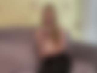 LaraeThurrell's Live Sex Cam Show