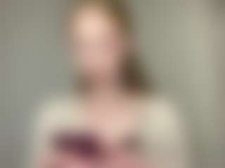 Live cam show with LaraeThurrell - Skinny on fapnchat