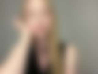 Live cam show with LaraeThurrell - Cute on Dare Cams