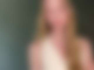 Live cam show with LaraeThurrell - Role Play on xplaylive.com