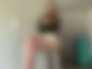 LaraeThurrell's Live Sex Cam Show