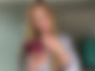 LaraeThurrell's Live Sex Cam Show